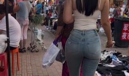 街拍视频在线观看,捕捉现代都市的时尚瞬间